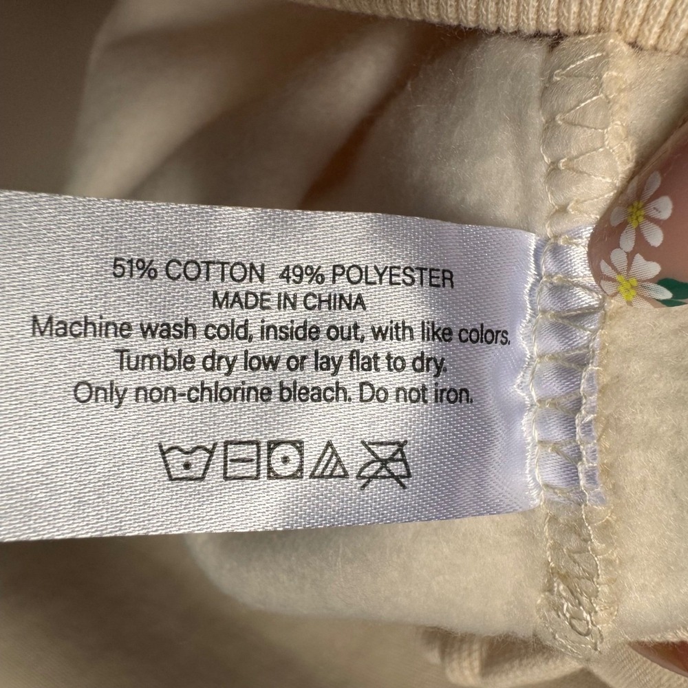 NWT Magnolia Waco Texas Ivory Sweatshirt Crewneck Unisex Oversized (Sm Med) HGTV - Picture 7 of 8